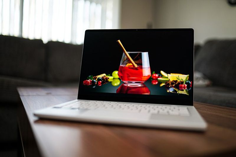 An OLED HDR demo running on the Asus ROG Zephyrus G14